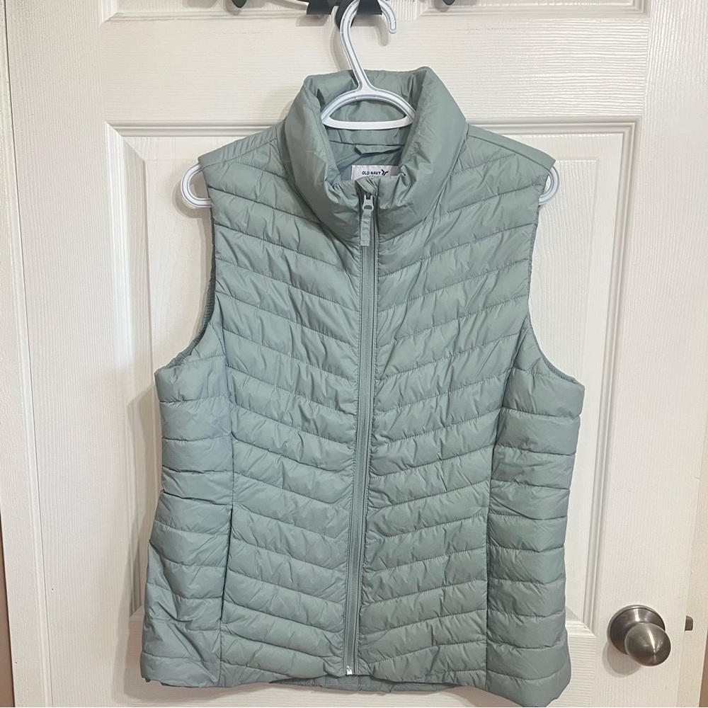 Large Old Navy Active Mint Green Vest